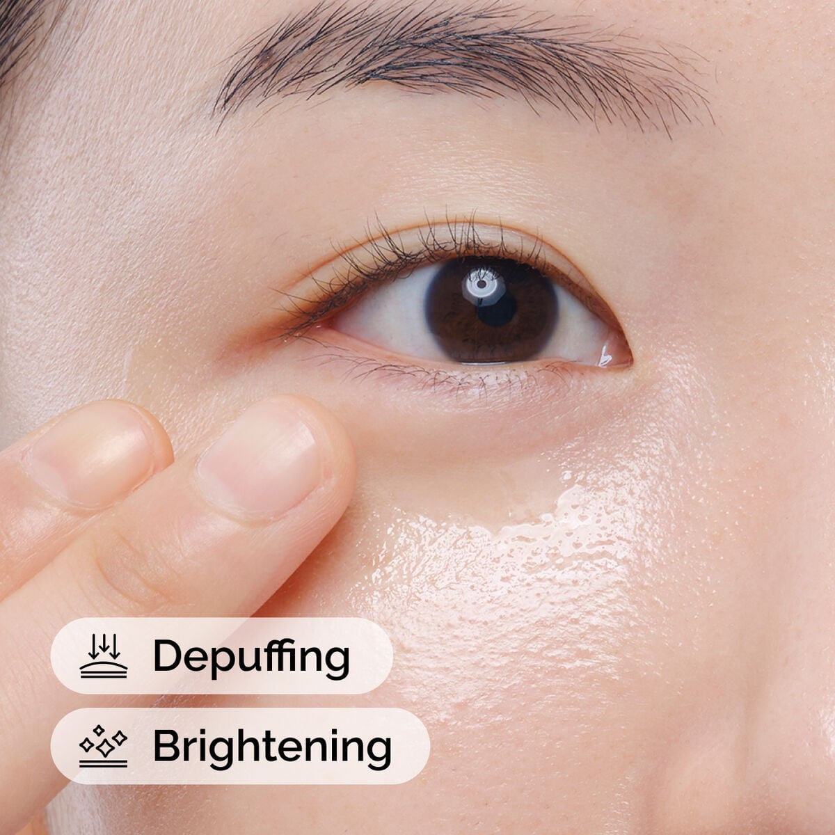 caffeine-solution-5-egcg-eye-serum-y6 ord-caffeine-solution-egcg-model-application-with-benefits.jpg